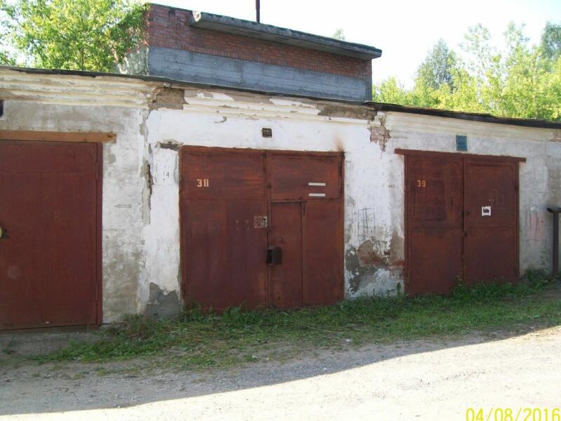 Гараж пермь. Гаражи в Перми. Гаражи в городе Пермь. Дом на гаражах Пермь. Пермь ул Бумажников 1.